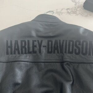 Men’s 2XL Genuine Harley Davidson Cowhide Leather Gently Worn Jacket
